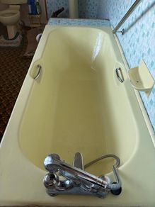 Retro Primrose Yellow Bathroom Suite