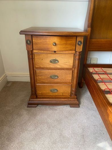 King size sleigh bed and 2 side cabinets