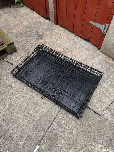 Collapsing Dog Crates - medium size - please read description