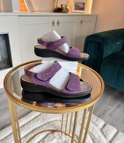 Brand New Vibrant Purple / Plum Avenue Comfort Sandals Size UK 5 / EU 38