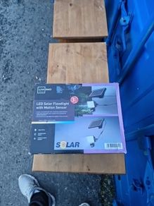 solar floodlight