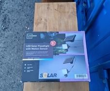 solar floodlight
