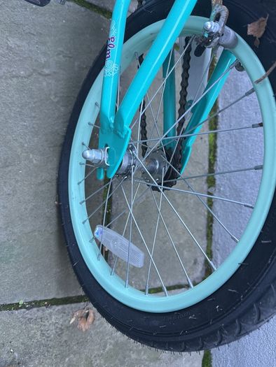 Schwinn kids/ girl bike