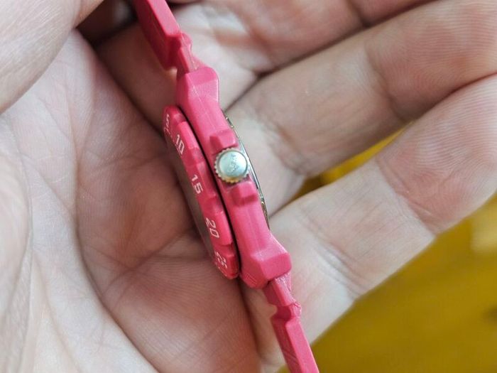 Vintage Swiss Made 1990s Tag Heuer Formula 1 Dark Pink Plastic Lady's Swiss Watch Quartz