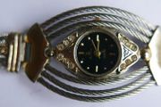 Pretty Vintage Potencial Ladies Quartz Watch With Rhinestone Bracelet Band Works well