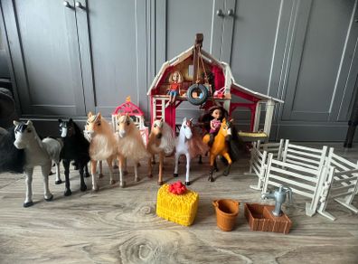 Horse Stable Play Set with Horse Spirit snd other toys from the series
