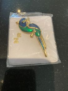 Large green parrot brooch (new, multiple)
