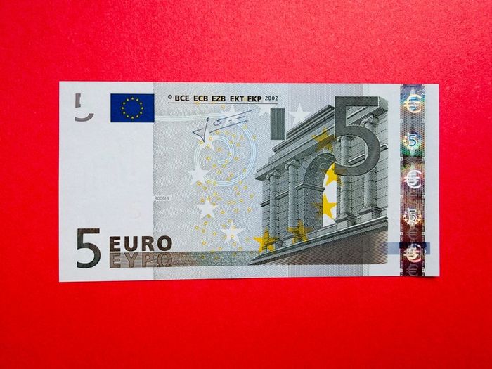 European Union  GERMANY  (  X  ) 5 Euro. 2002. ( JCT ) plate Code  ROO6    Scarce ( Uncirculated )