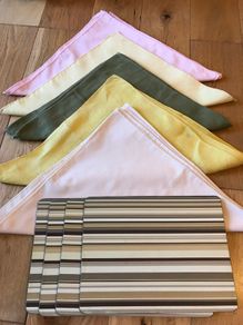 Pre-loved 4 place mats and 15 assorted napkins