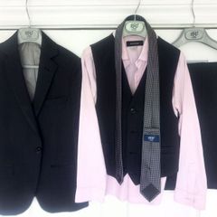 1880 club black size 5,  3 piece suit