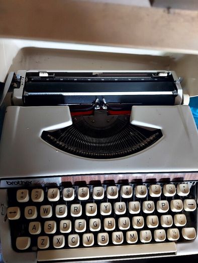 brothers typewriter deluxe 900