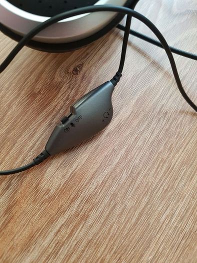 Logic Slim Stereo Headphones with Adjustable Microphone