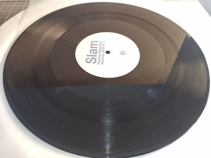 SLAM - Positive Education - Soma Quality Recordings - CLASSIC Early 90s 303 TECHNO Beast! Pristine CONDITION! Original MIX!