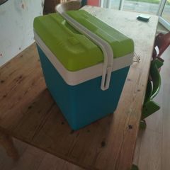 24 Litre EDA Cooler Box