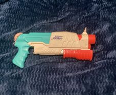 Nerf super soaker water gun