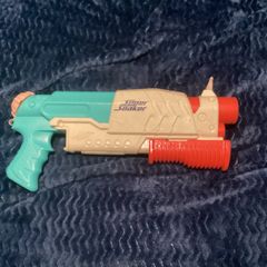 Nerf super soaker water gun