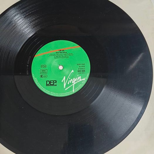 UB40, Red Red Wine 12" European copy, Virgin labels, Reggae