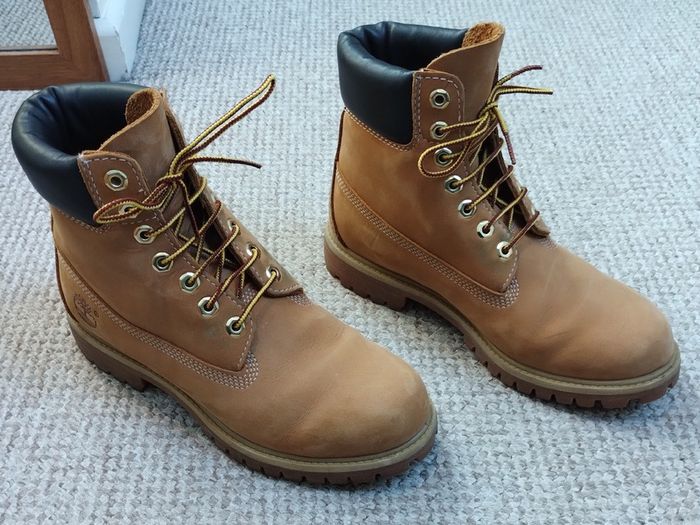 Timberland Boots - Like New - Premium 6-Inch - Size UK 6.5 / EU 40