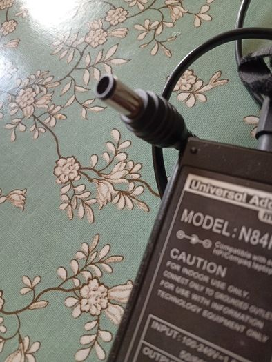 laptop charger HP or compag