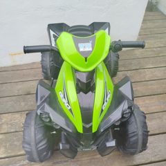Kids ride on quad