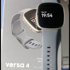 Fitbit Versa 4