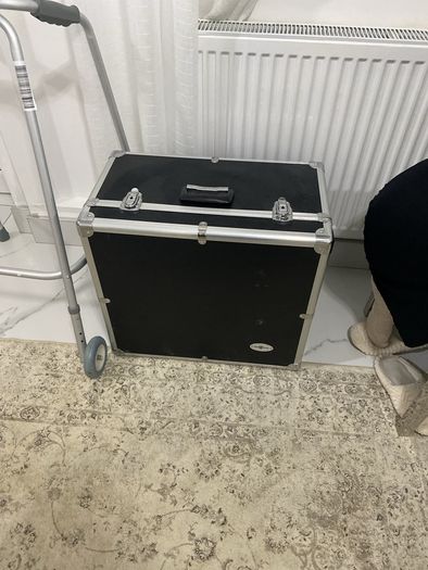 suit case