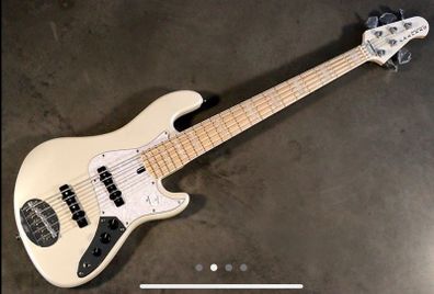 Lakland Darryl Jones Skyline 5 String
