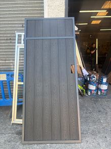 Side Gate