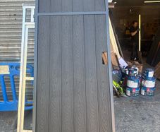 Side Gate