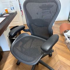 Herman Miller Aeron Classic