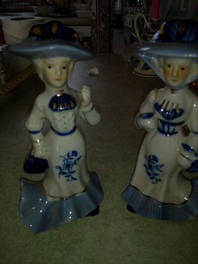 Set of 2 lady figurines