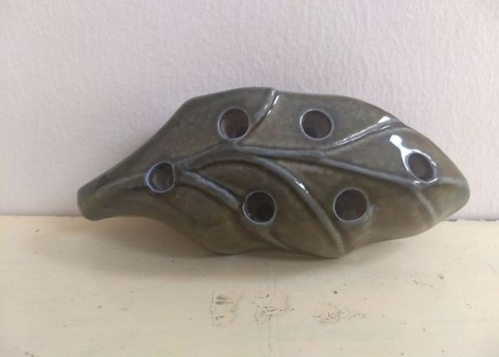Beautiful Vintage Irish Wade Leaf Shaped Taper Candle Holder