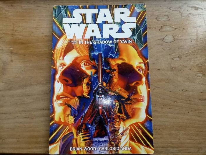 Star Wars Volume 1: In the Shadow of Yavin Book/Comics