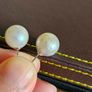 Salt water natural pearl stud earrings Image 4