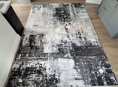 Kukoon Rug - Grey distressed