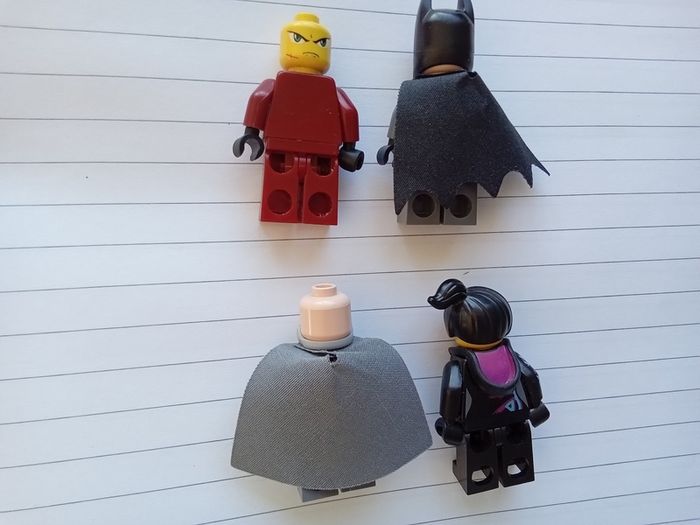 4 lego figures