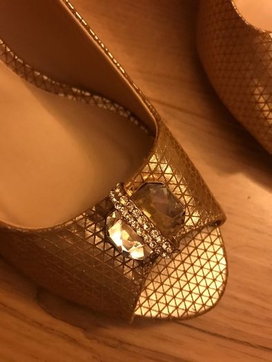ladies gold shoe size 6 Glamour