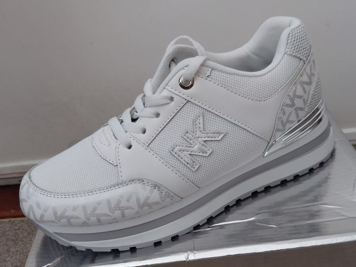 shoes flat