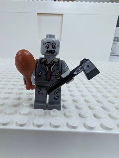 100% Lego Minifigure Series 1 - Zombie - col005