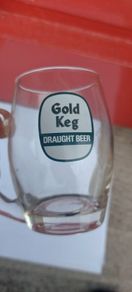 Gold keg  vintage half pint draught beer tankard glass .made by skol company, 70s ,rare glass,sold as is