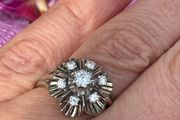 Antique Art Deco 18ct Gold and  Diamond Daisy Ring
