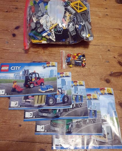Lego City 60169: Cargo Terminal (2017) 100% Complete (NO BOX)
