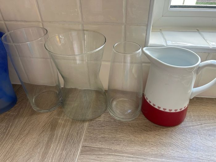 9 Vases