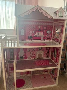 Kids doll house