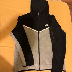 NIKE tech fleece