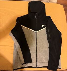 NIKE tech fleece