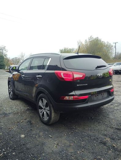 Breaking Kia Sportage 2013 1.7 diesel