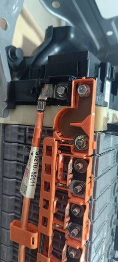 breaking prius hybrid battery parts