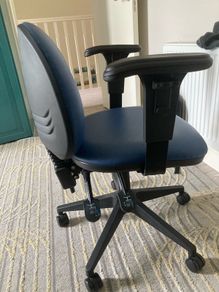ergonomic office chair like new