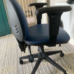 ergonomic office chair like new